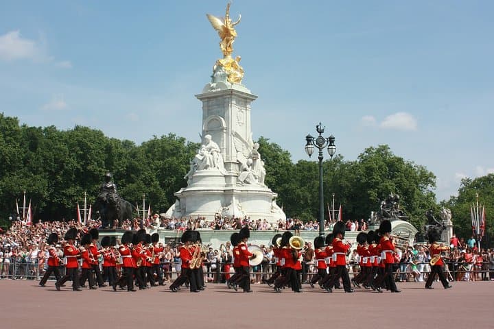 Private Luxury London Sightseeing Tour by Executive Vehicle photo 2