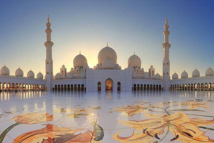 Sheikh Zayed Mosque & Emirates Palace High Tea: Private Tour from Dubai photo 3