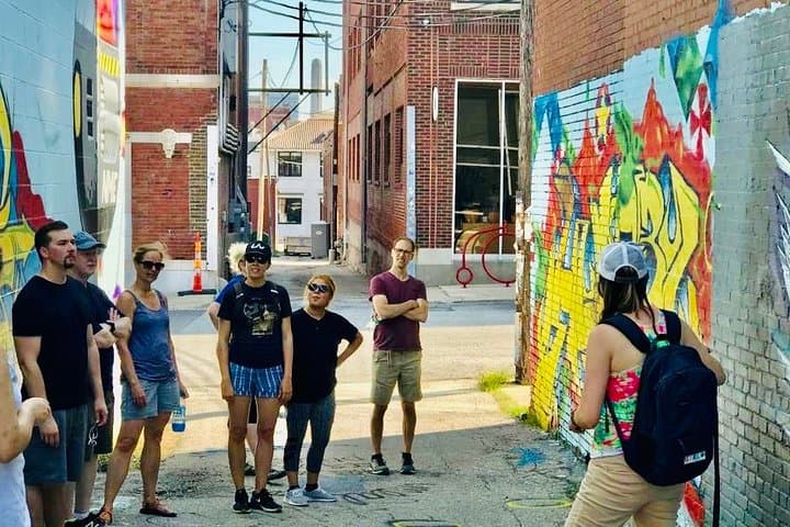 Kansas City Crossroads Art District and Westside Urban Hike: Liberty Memorial to Westside Street Art