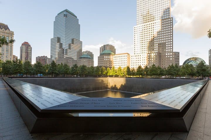 Private 4-Hour Downtown Manhattan Walking Tour & 9/11 Memorial Experience