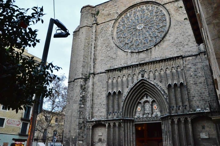 Barcelona City Kickstart: Private Walking Tour & Local Tips photo 6