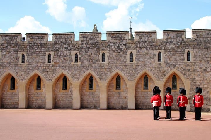 Private Windsor Castle VIP Tour from London with Entry Fees Included photo 5