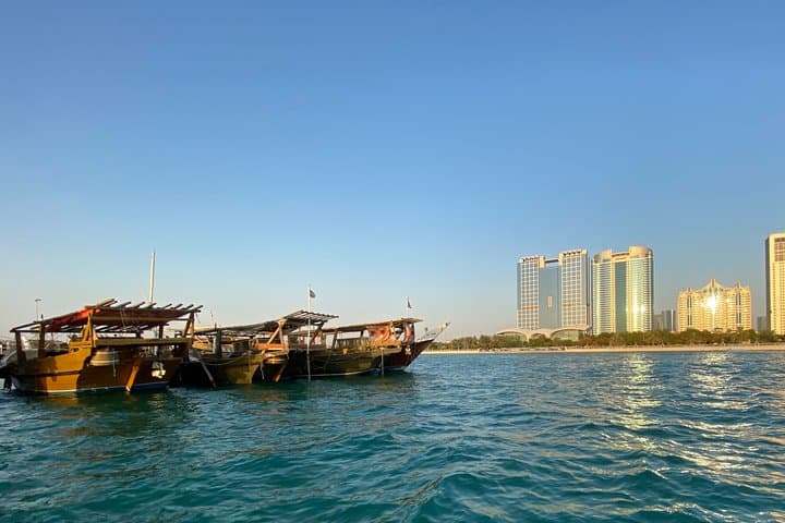 Abu Dhabi Sunset Corniche Cruise: 2-Hour Evening Boat Tour photo 2