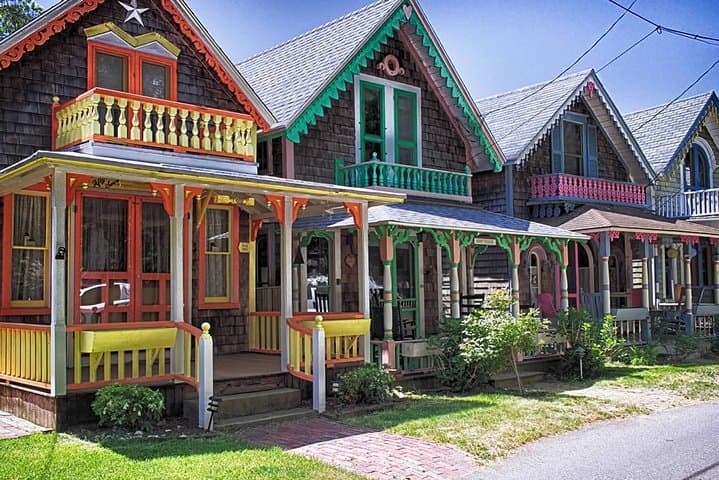 Private Martha's Vineyard Island Tour: Oak Bluffs, Edgartown & Aquinnah