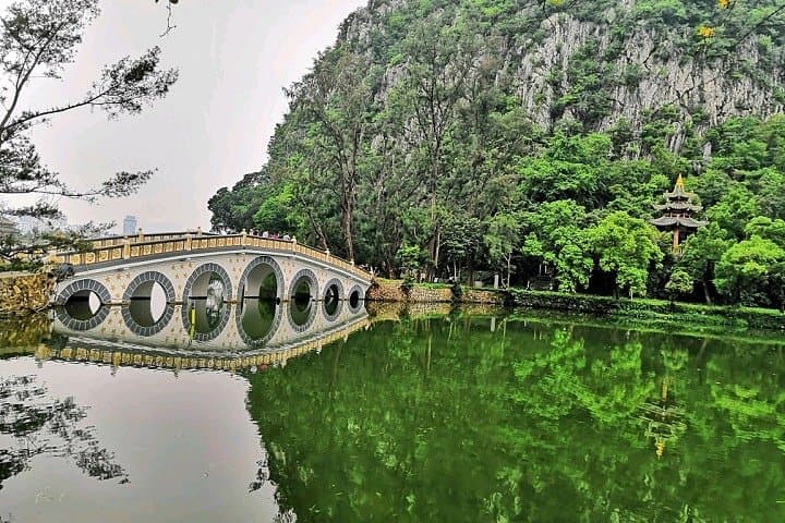 Explore Seven Star Crags: Zhaoqing Karst Lakes, Caves & Bird Islands photo 2
