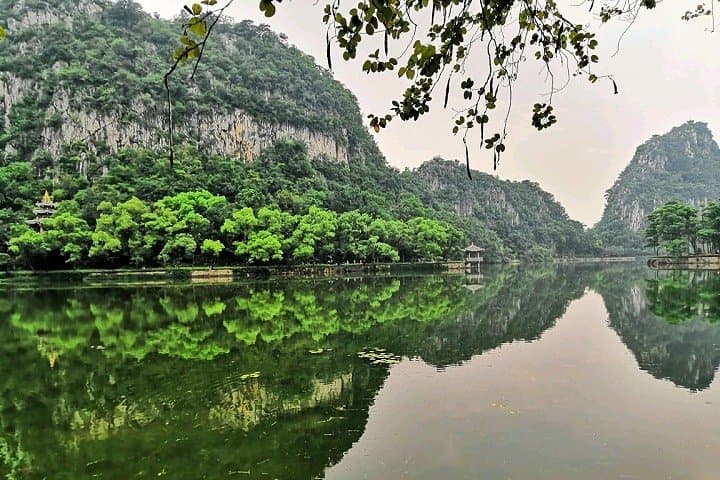 Explore Seven Star Crags: Zhaoqing Karst Lakes, Caves & Bird Islands photo 5