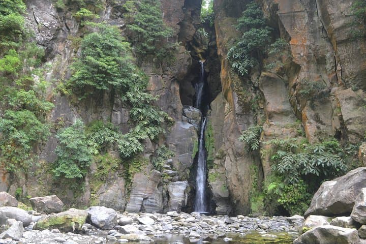 Hike Salto do Cabrito to Lagoa do Fogo and Caldeira Velha Hot Springs