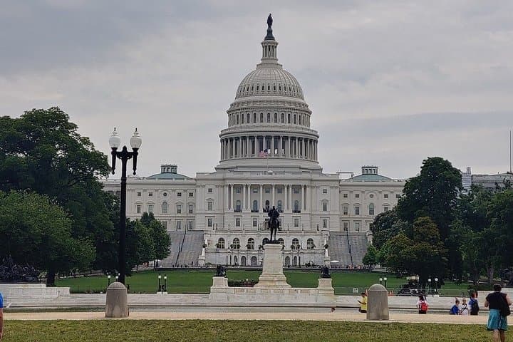 Private 4-Hour Best of Washington DC Tour: Monuments, Memorials & White House Highlights photo 1