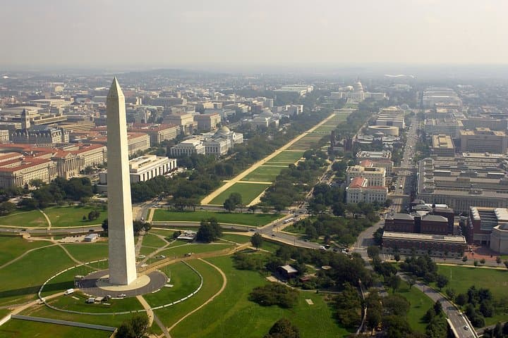 Night Sights of Washington: Private 4-Hour Monuments & Landmarks Tour