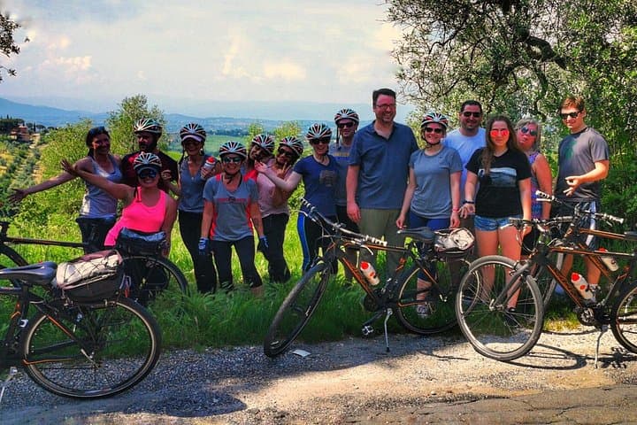 Gentle Downhill Bike Tour to San Gimignano through Chianti photo 3