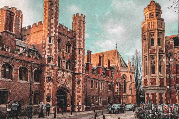 Inside Cambridge: Student Life and Top Colleges Walking Tour