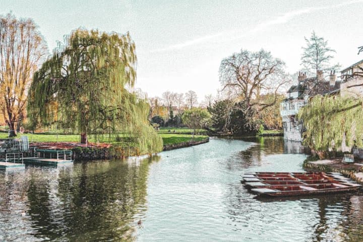 The Backs Riverside Walk: Queen’s to Trinity — Self-Guided Cambridge Audio Tour
