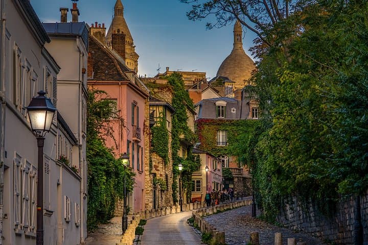 Montmartre Secret Stories: Self-Guided Audio Tour of Paris' Hilltop Art Quarter