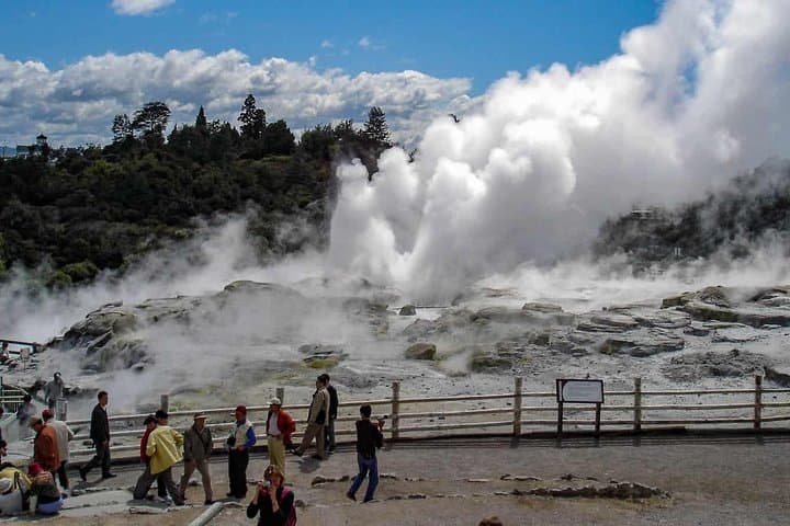 Auckland to Rotorua Private Transfer — Luxury Chauffeur Service & One‑Way Transfers photo 3