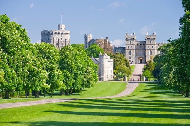 Fast-Track Windsor Castle Private Tour: St George's Chapel, Eton & Runnymede photo 3
