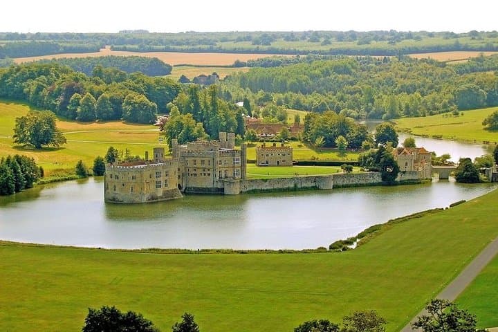 Kent Day Tour from London — Canterbury, White Cliffs & Leeds Castle
