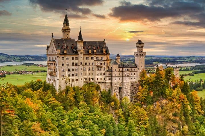 Skip-the-Line Neuschwanstein Private Tour: Hohenschwangau, Wieskirche & Oberammergau Day Trip