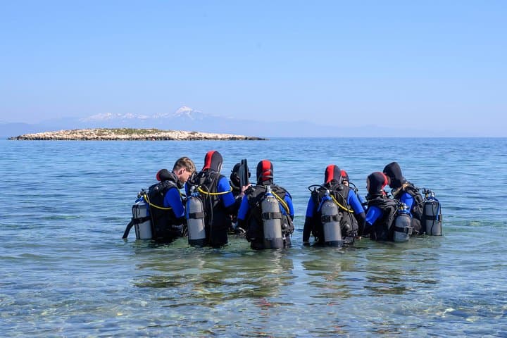 Beginner Scuba Diving in Anavyssos: 3.5-Hour Intro with Pro Instructors photo 3