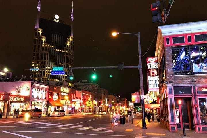 Nashville Nighttime Trolley Tour: Best Photo Stops & Practical Tips