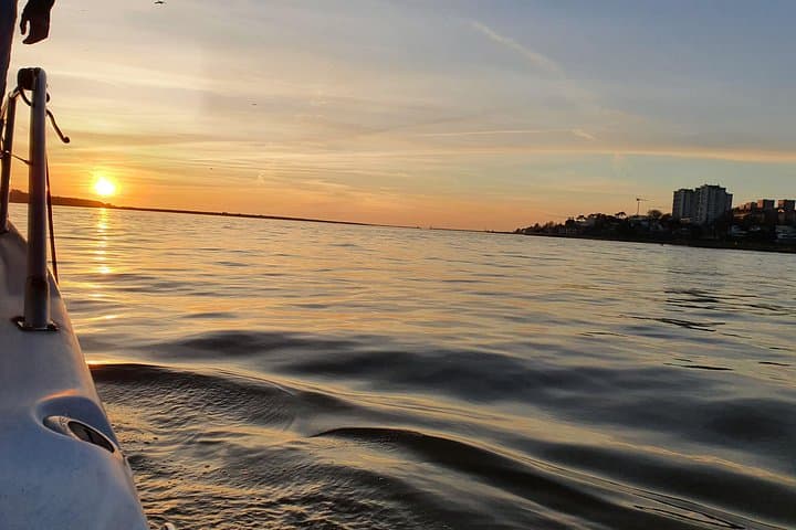 Private Yacht Cruise from Porto to Curva da Lomba — Douro River Day Trip photo 4
