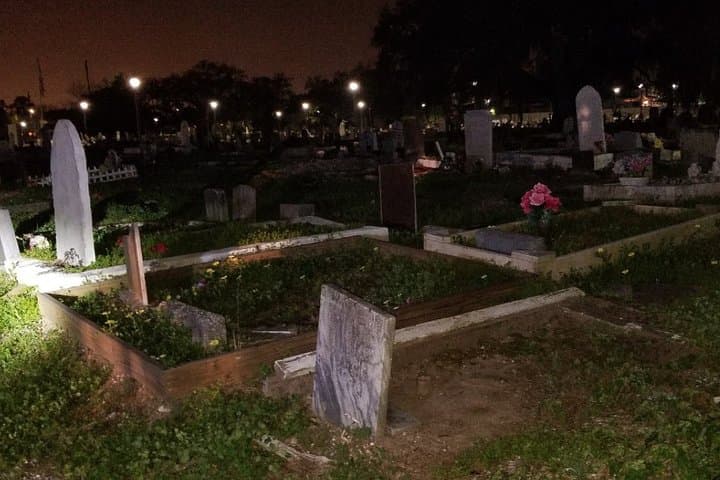 Night Cemetery and Paranormal Bus Tour in New Orleans: Haunted Graveyards & Ghost Hunt photo 2