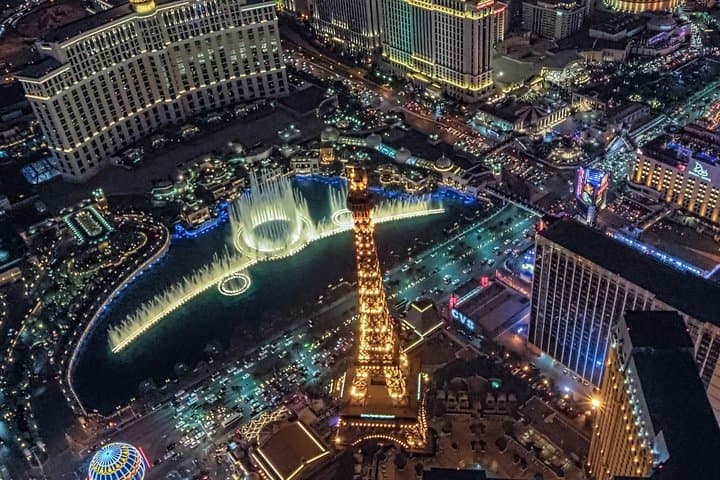 Las Vegas Strip Helicopter Night Flight — 12-Minute Night Aerial Tour photo 4