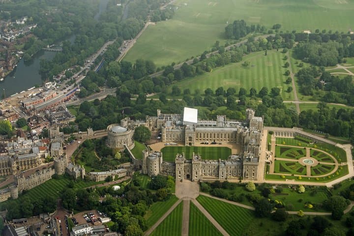 Private Windsor Castle Tour with St. George's Chapel Entry photo 3