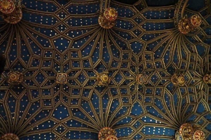 Private Windsor Castle and Hampton Court Palace Tour from London photo 3