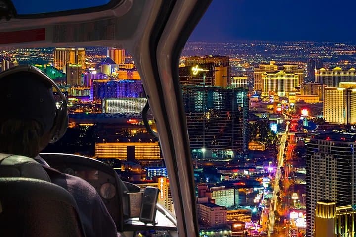 Las Vegas Helicopter Night Strip Flight: Dine & Soar Over the Strip photo 5