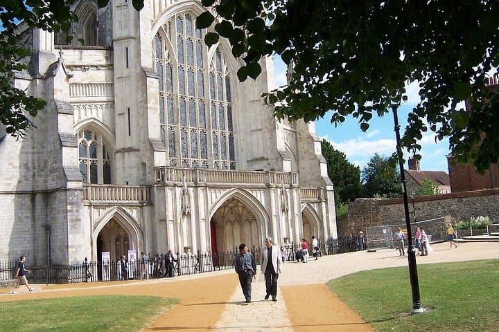 Private Day Tour: Windsor Castle, Stonehenge & Winchester Cathedral from London photo 3