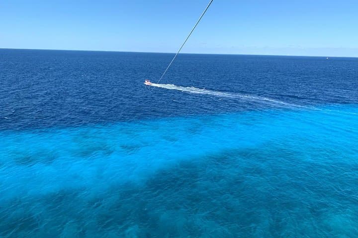 Parasailing in Cozumel: 15-Min Flight with Locker & Pool Access photo 5