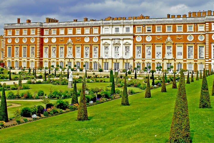 Windsor Castle and Hampton Court Palace Private Tour with Entry Pass
