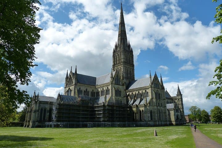 Windsor, Stonehenge & Salisbury Cathedral — Private Full-Day History Tour photo 6
