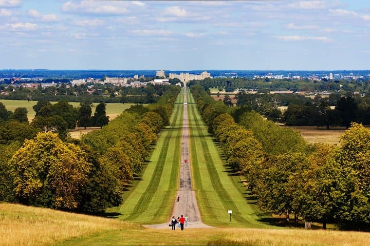 Private Windsor Castle Tour with St. George's Chapel Entry photo 4