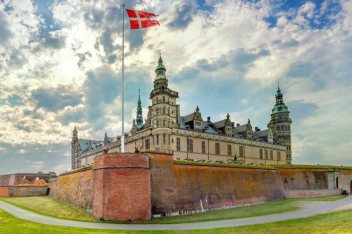 Copenhagen and Northern Zealand Day Tour with Kronborg Castle photo 1