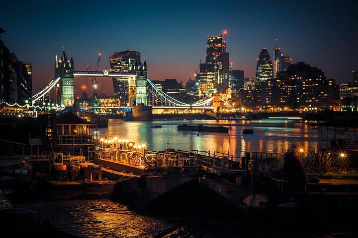 London by Night: Private Evening Tour of Floodlit Landmarks photo 2