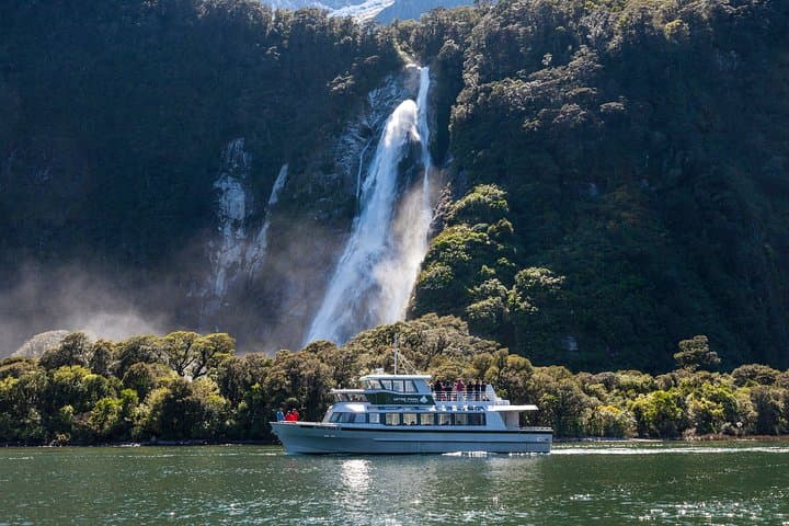 Milford Sound Small-Group Day Tour and 2-Hour Cruise from Queenstown photo 2