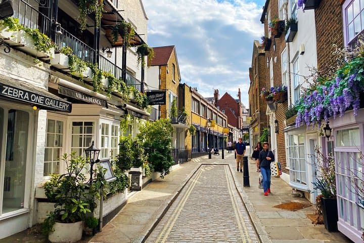Self-Guided Discovery Walk in Hampstead — Village Voyage Through London's Hidden Streets