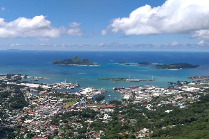 Dans Gallas Trail Hike: Beau Vallon Summit Walk on Mahé, Seychelles