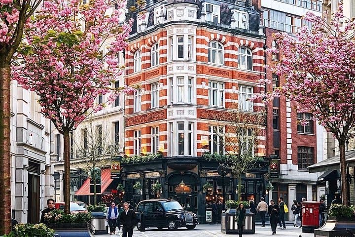 Soho Instagram Walking Tour: Top Photo Spots & Self-Guided Audio