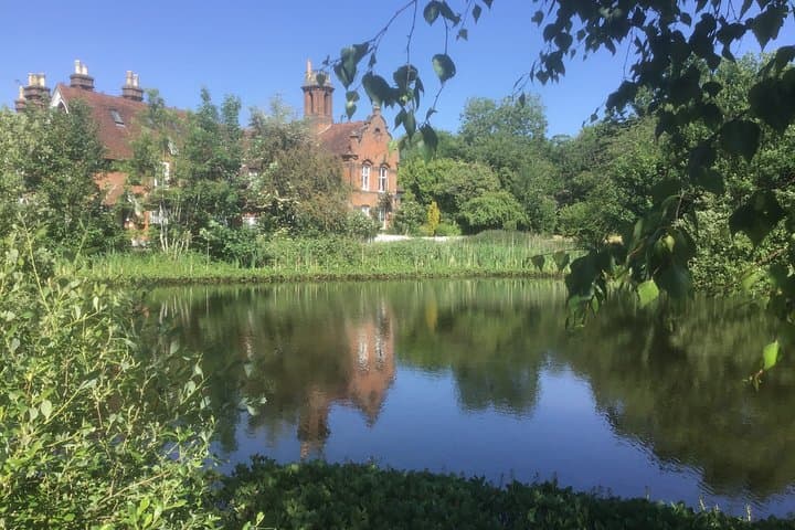 Stanmore Circular Private Walking Tour — Historic Village Walk & 40‑Mile View