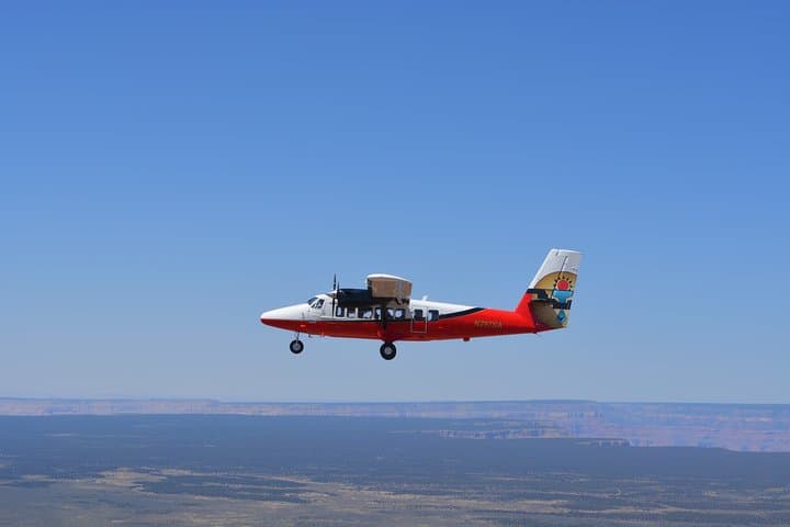 Grand Canyon West by Plane: Skywalk, Guano Point & Optional Helicopter to the River