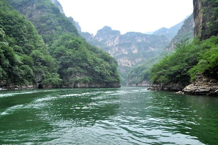 Private Day Tour to Longqingxia Gorge and Badaling Great Wall from Beijing photo 4