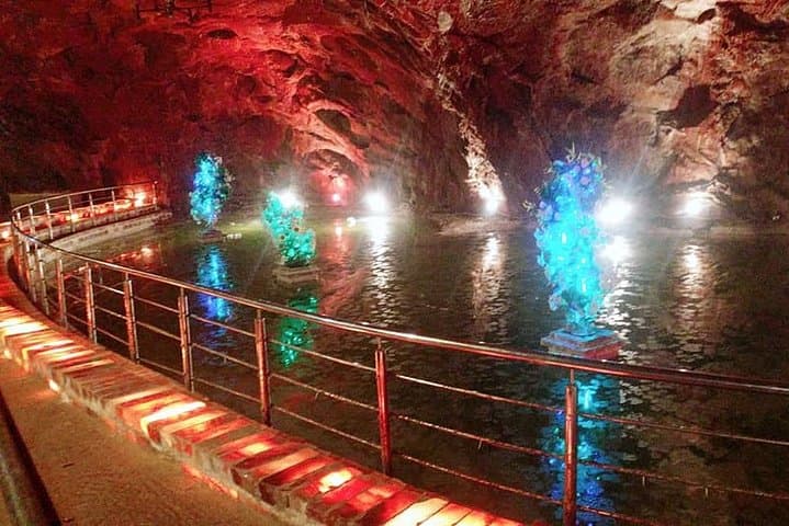 Khewra Salt Mine, Kallar Kahar & Katas Raj Day Trip from Islamabad photo 2
