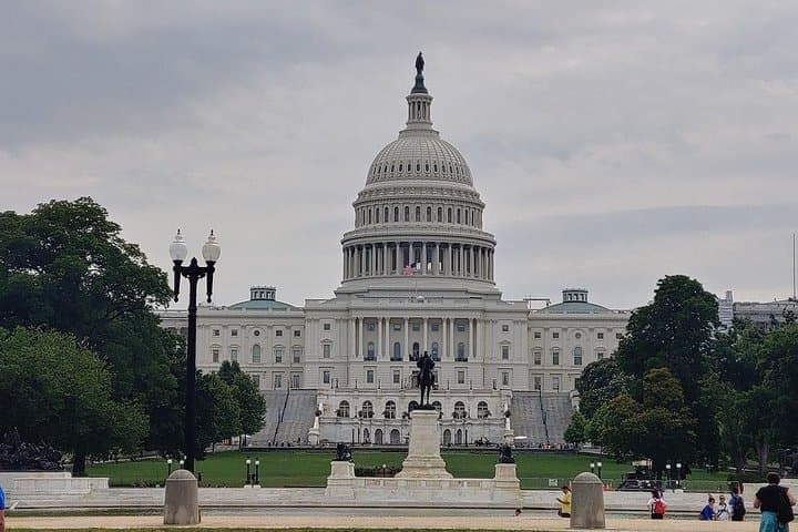 NY to Washington by Train: Private 4‑Hour DC City Tour with Official Guide photo 2