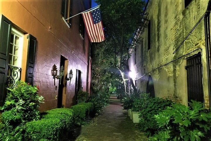 Haunted Charleston Night Walking Tour with Mike Brown — Pleasing Terrors photo 2