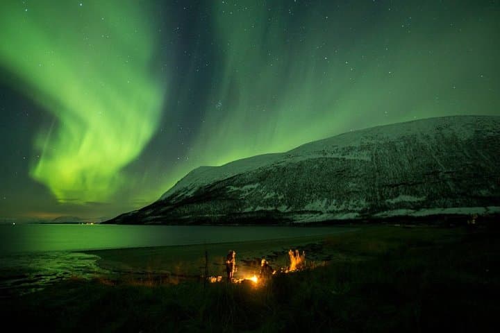 Tromsø Night Chase: Small-Group Aurora Hunt with Campfire Dinner & Photos photo 3