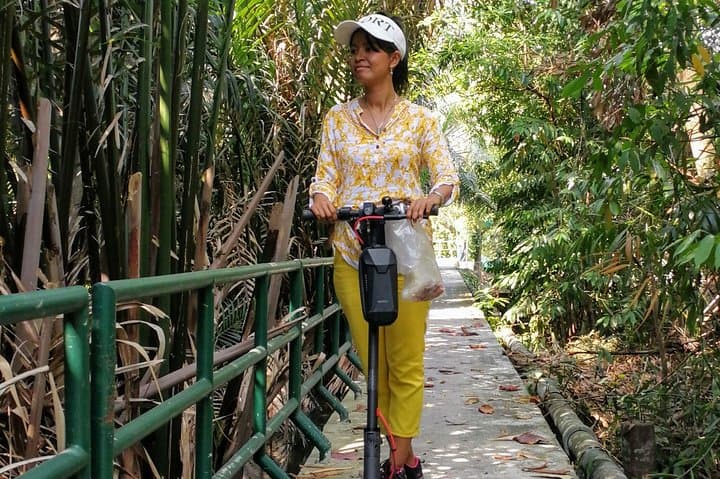 E‑Scooter Bang Kra Jao Ride: Explore Bangkok's Green Lung by Electric Scooter photo 3