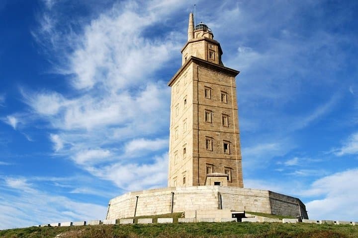 Day Trip from Santiago de Compostela to A Coruña & Betanzos: Roman Lighthouse, Coastal Views, and Galician Flavors