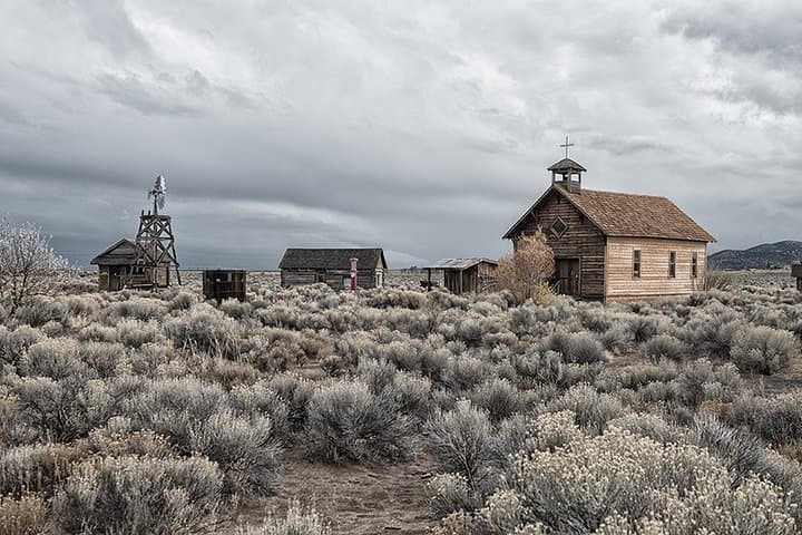 Private Full-Day Photo Tours in Bend & Central Oregon: Capture Waterfalls, Lava Fields and Golden Hour Light photo 3